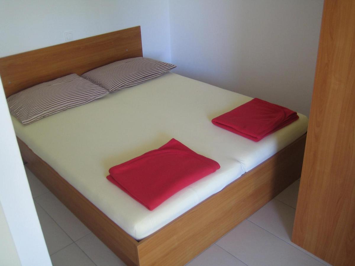 Iva Apartments Новиград Экстерьер фото