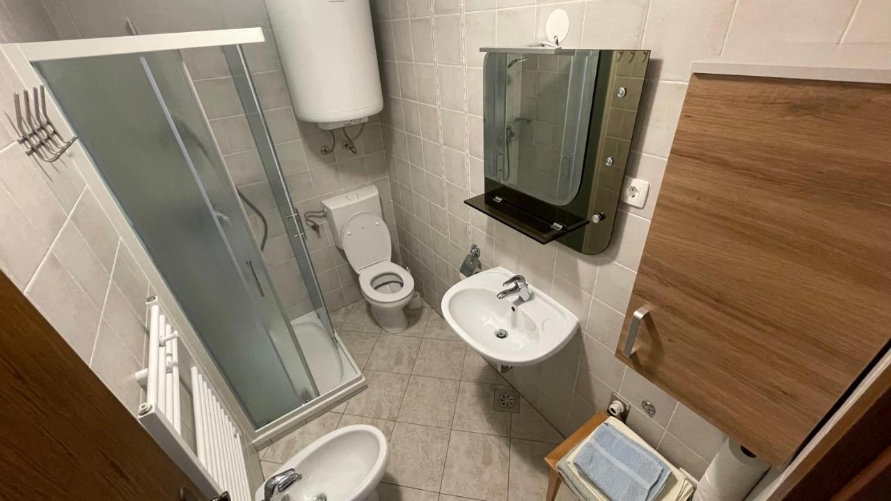 Iva Apartments Новиград Экстерьер фото